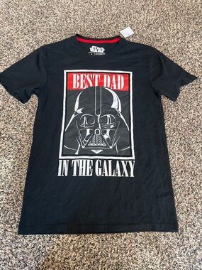 Star Wars Black Tee with Red and White Darth Vader Graphic “Best Dad” Sz S NWT